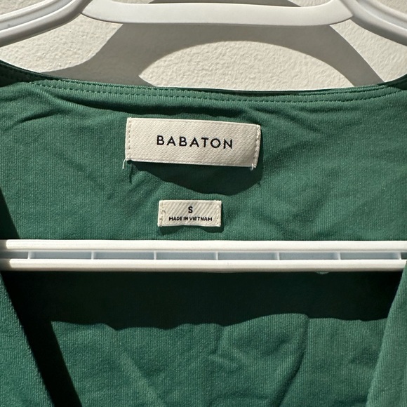 Aritzia Babaton Contour V-Neck Short Sleeve Bodysuit - Forest Green - Picture 2 of 3